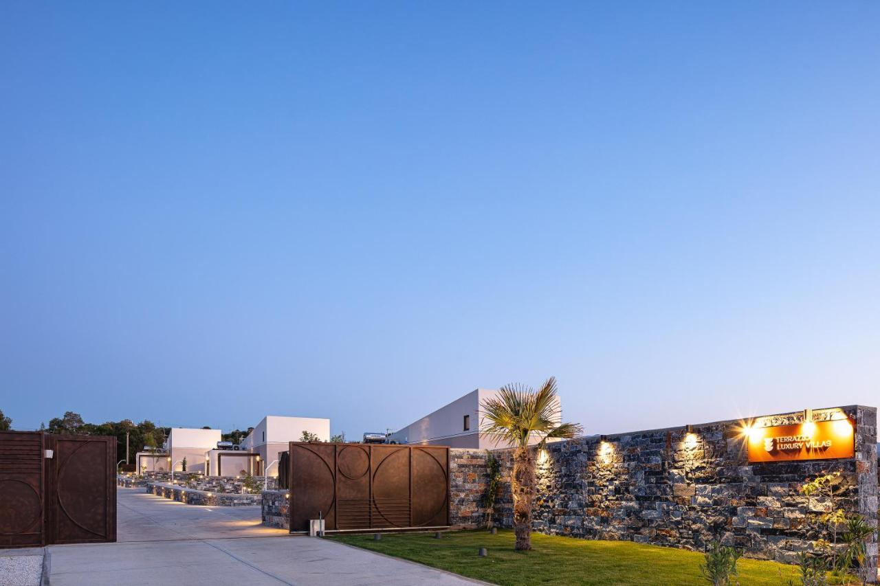 Terrazzo Luxury Villas Pigianos Kampos  外观 照片